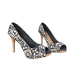Christian Siriano Size 9 Stylish Black White Peep Open Toe Cork Heels Pattern